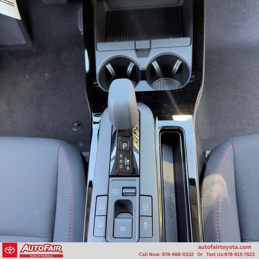 2026 Toyota Prius Plug-in Hybrid SE - Photo 13
