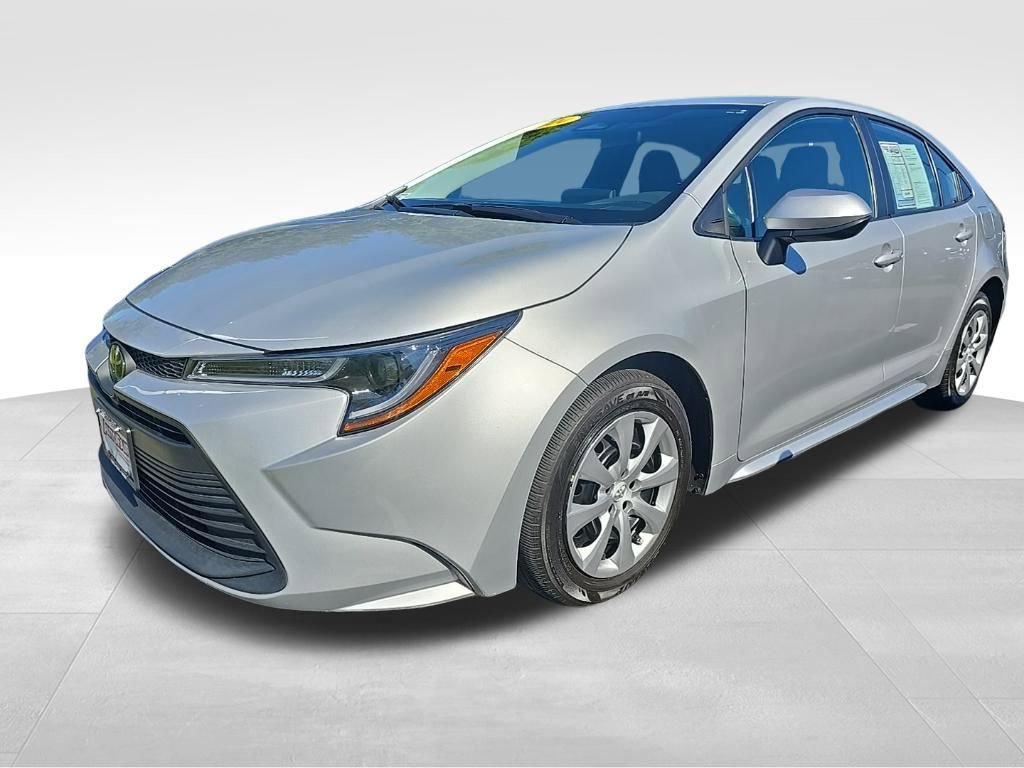 2024 Toyota Corolla LE photo 3