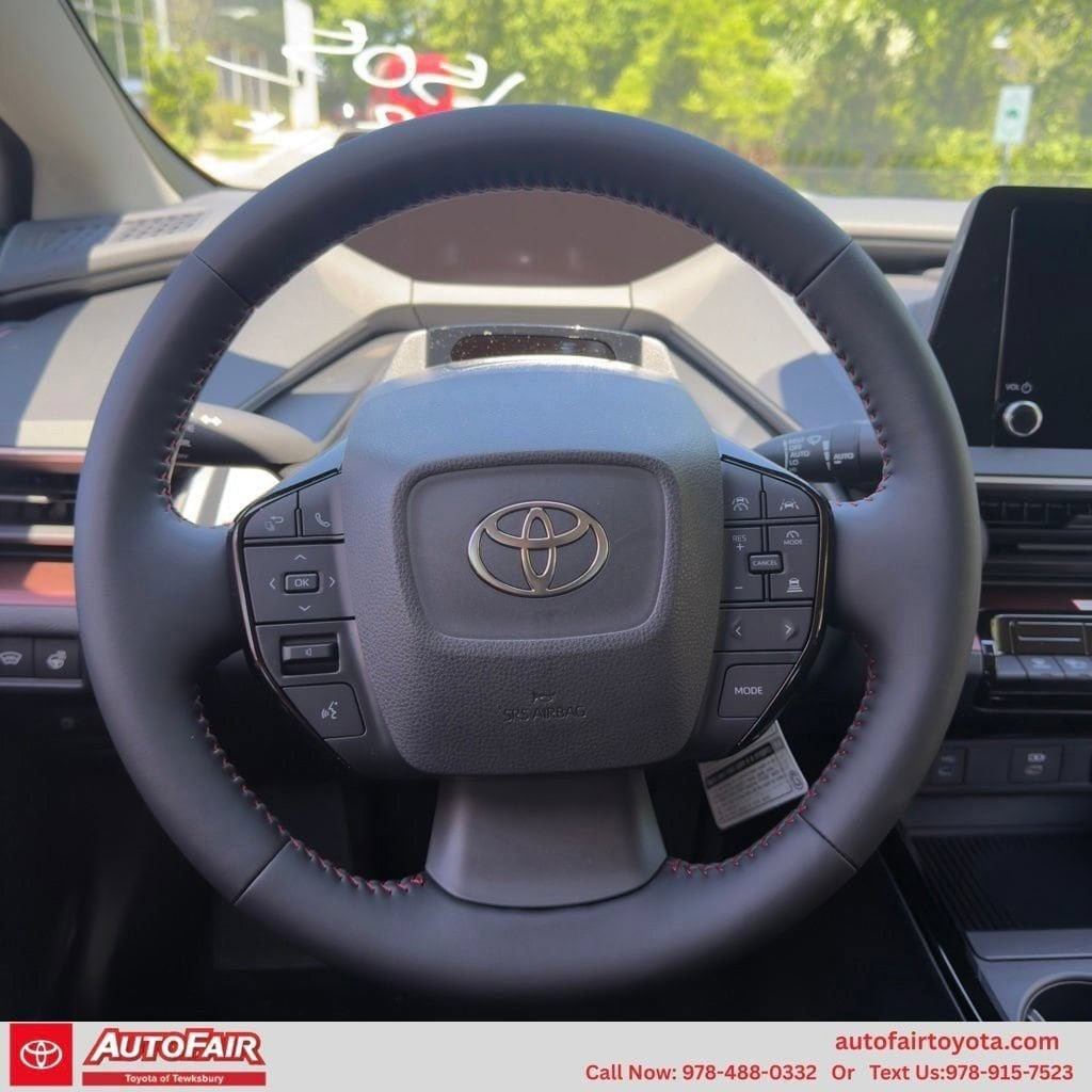 2026 Toyota Prius Plug-in Hybrid SE - Photo 10