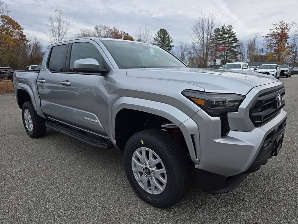 2025 Toyota Tacoma SR5's photo
