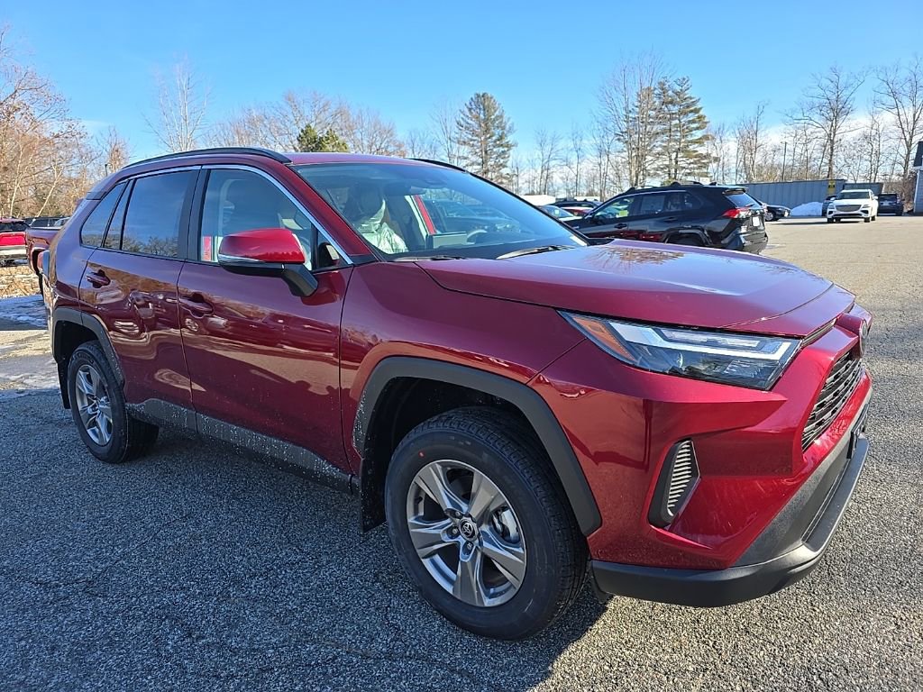 2025 Toyota RAV4 XLE's photo