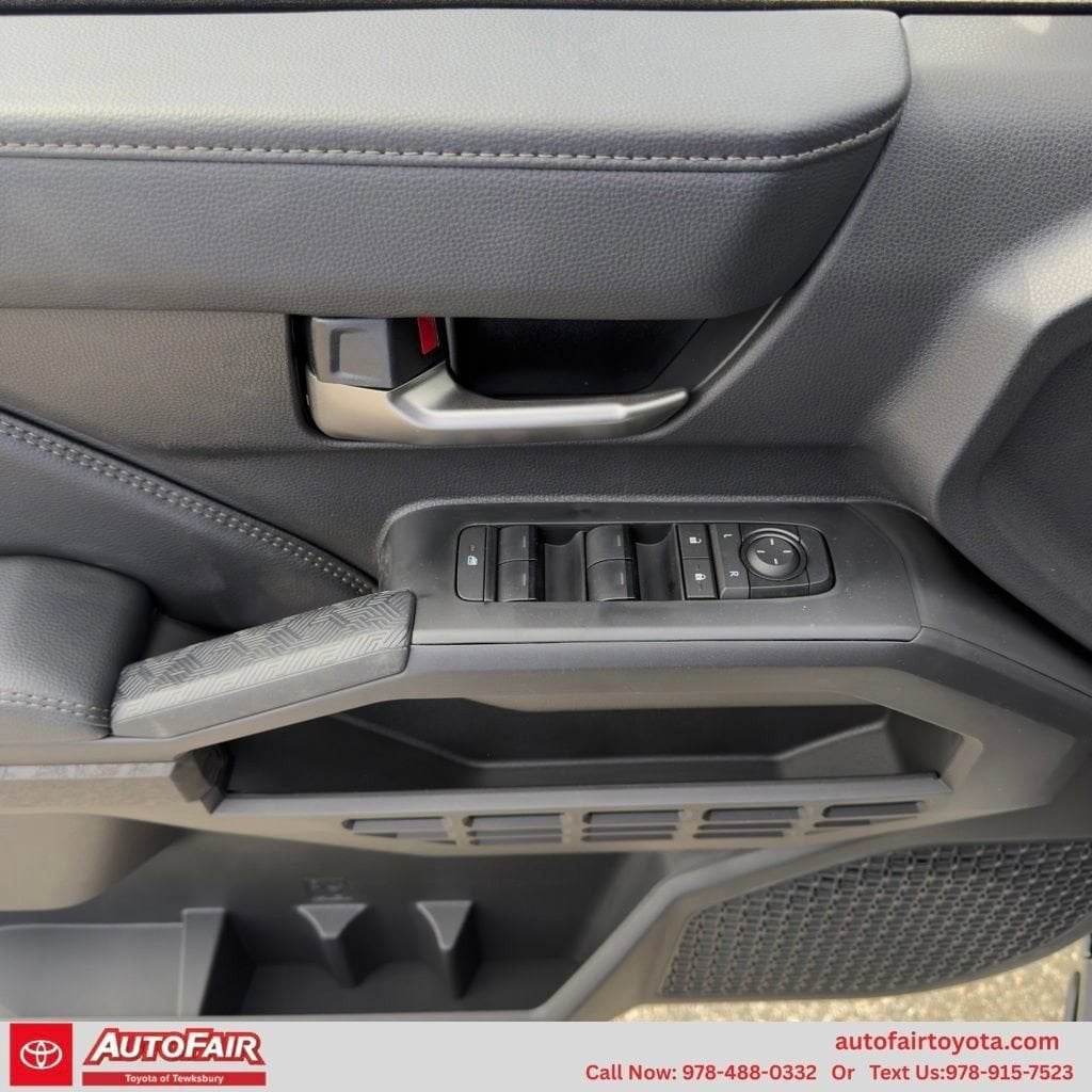 2026 Toyota Tacoma Limited - Photo 12