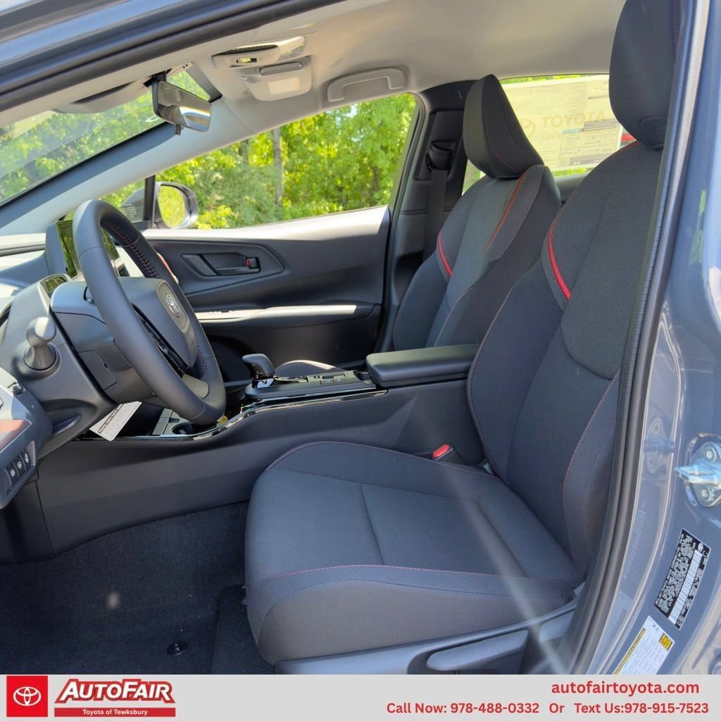 2026 Toyota Prius Plug-in Hybrid SE - Photo 16
