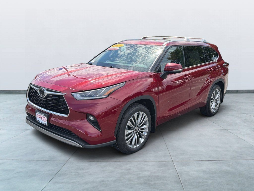 Used 2024 Toyota Highlander Platinum SUV