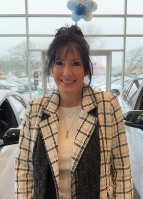 Staff member Laurie Barnett from ID_bd267ca3e3ff