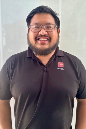 Staff member Brian Leong from ID_8868a9d441f8