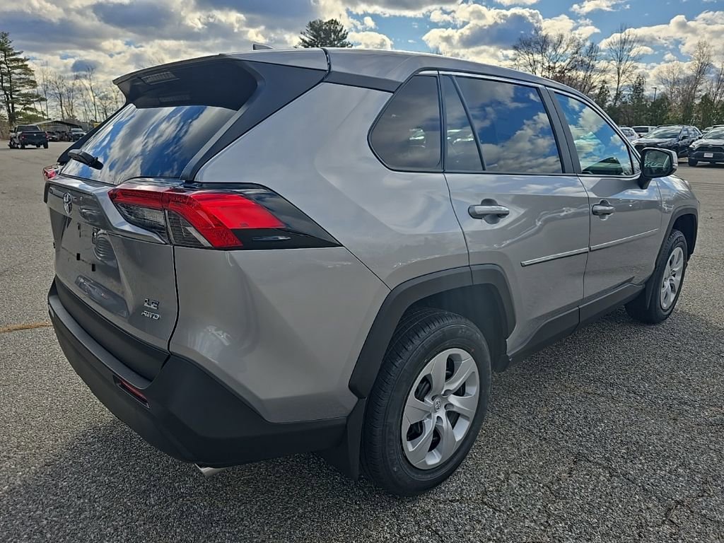 2025 Toyota RAV4 LE photo 2