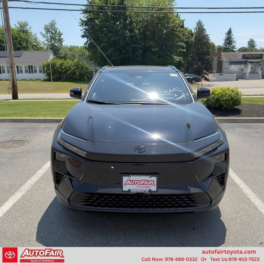 New 2026 Toyota C-HR SE SUV