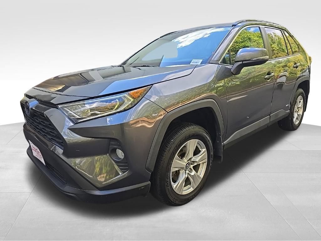 2020 Toyota RAV4 Hybrid XLE photo 2