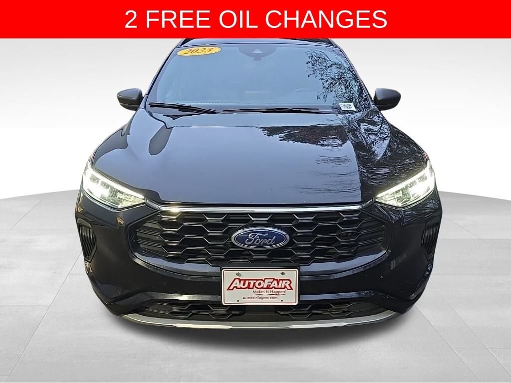 2023 Ford Escape ST-Line photo 2