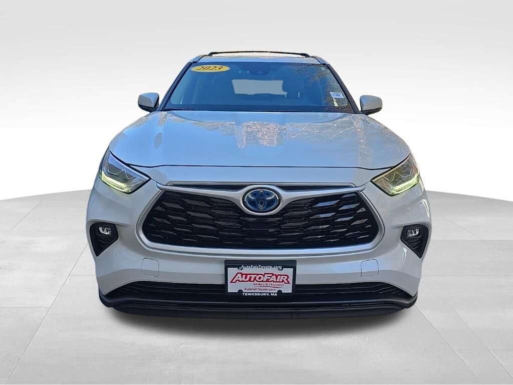 Used 2023 Toyota Highlander Hybrid XLE Bronze SUV