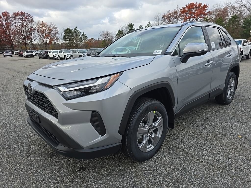 New 2025 Toyota RAV4 XLE SUV
