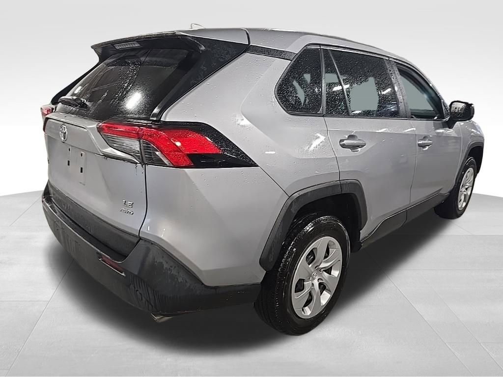 2023 Toyota RAV4 LE photo 4