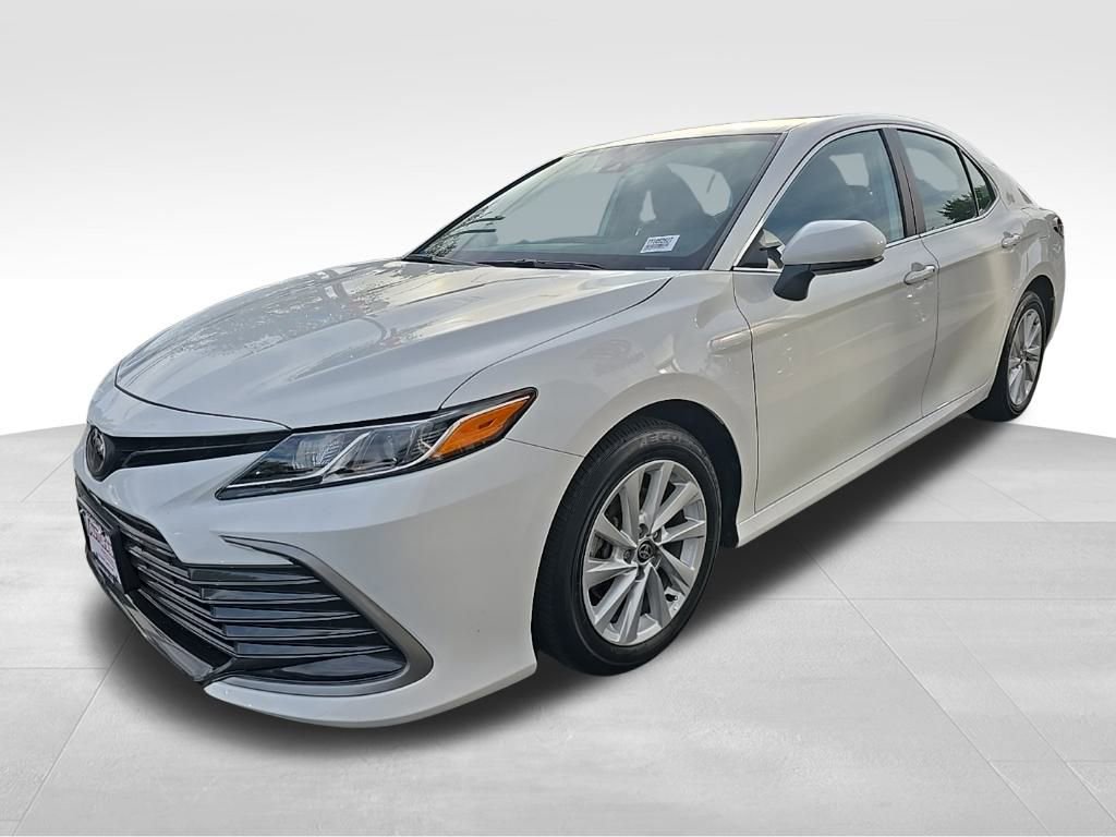 2024 Toyota Camry LE photo 3