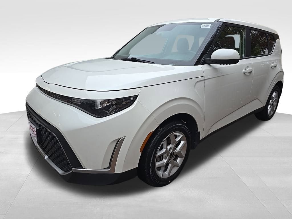 Used 2023 Kia Soul LX Hatchback