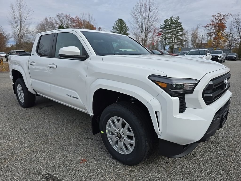 2025 Toyota Tacoma SR5's photo