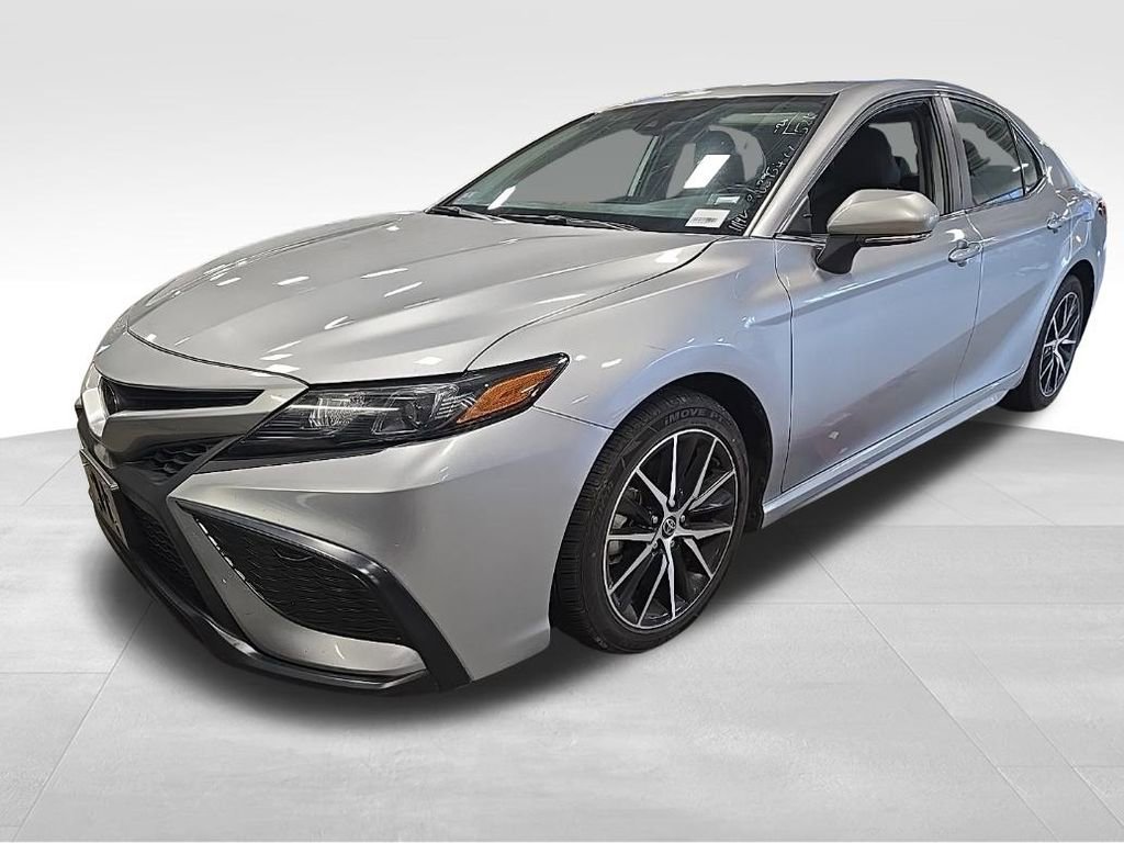 2024 Toyota Camry SE photo 3