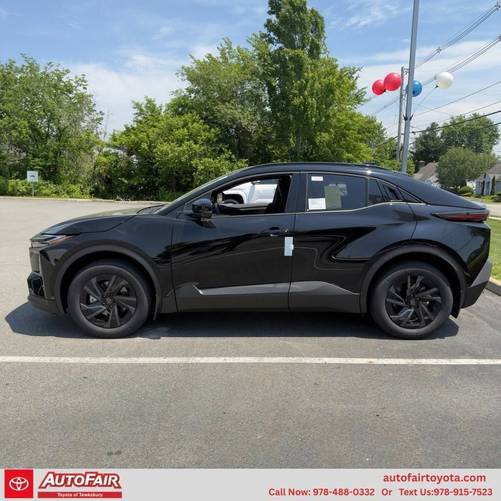 New 2026 Toyota C-HR SE SUV