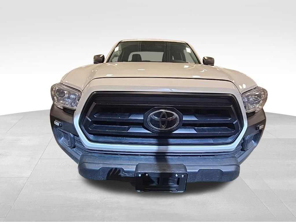 2022 Toyota Tacoma SR photo 2