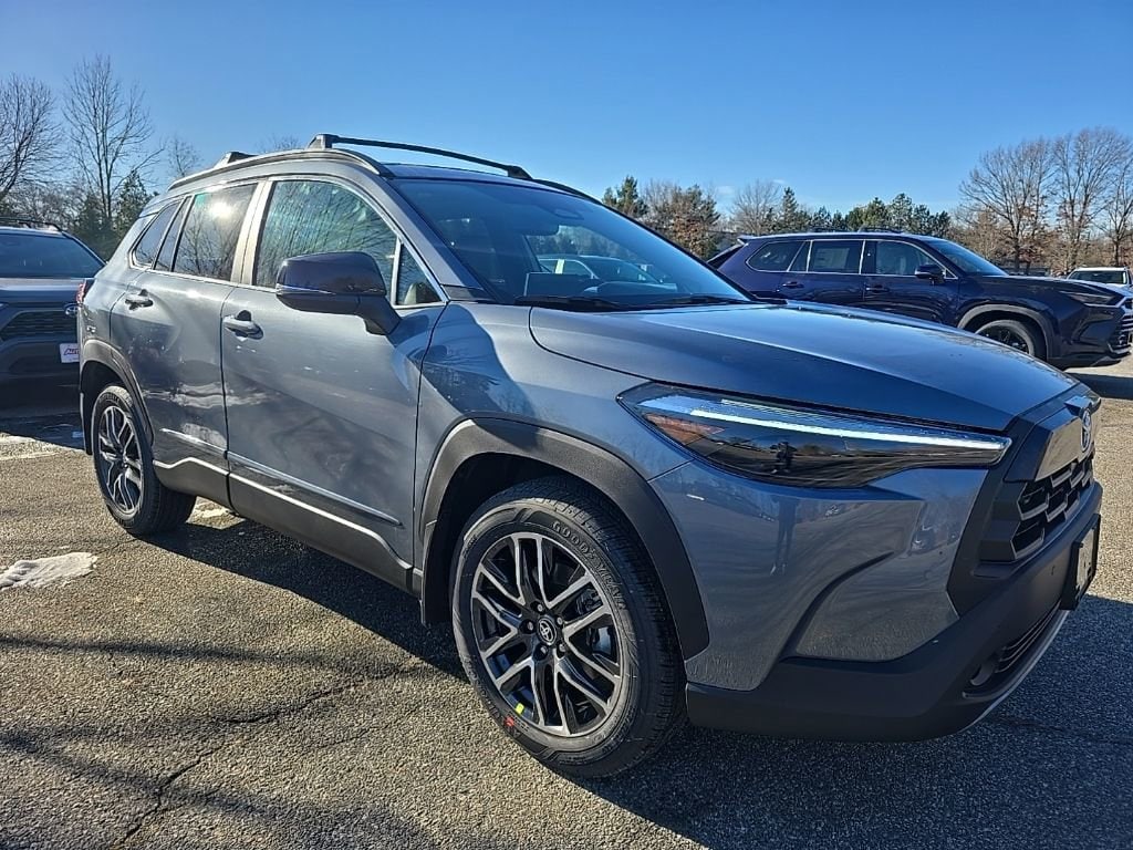 2026 Toyota Corolla Cross XLE's photo
