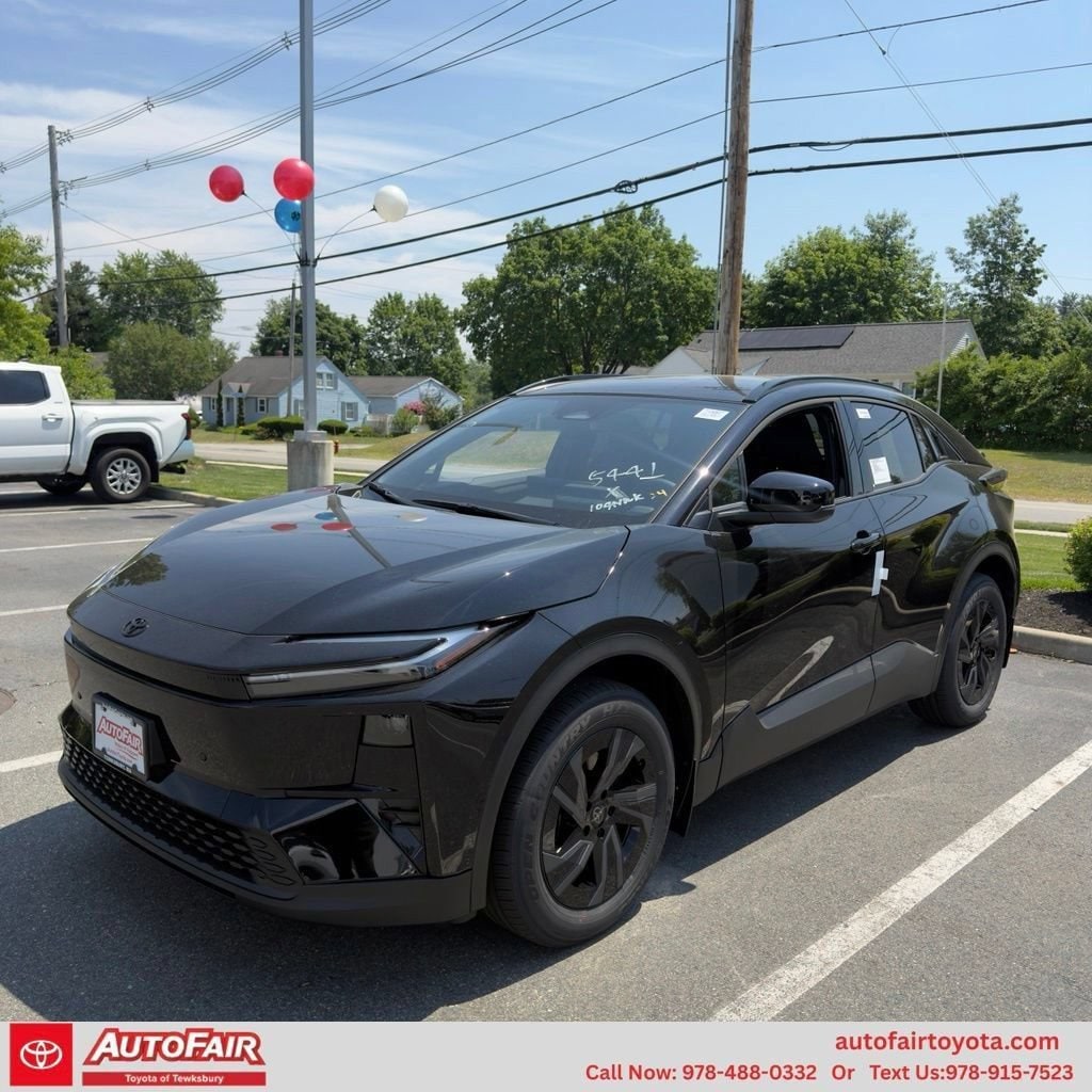 New 2026 Toyota C-HR SE SUV