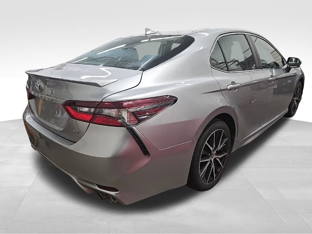 2023 Toyota Camry SE photo 4