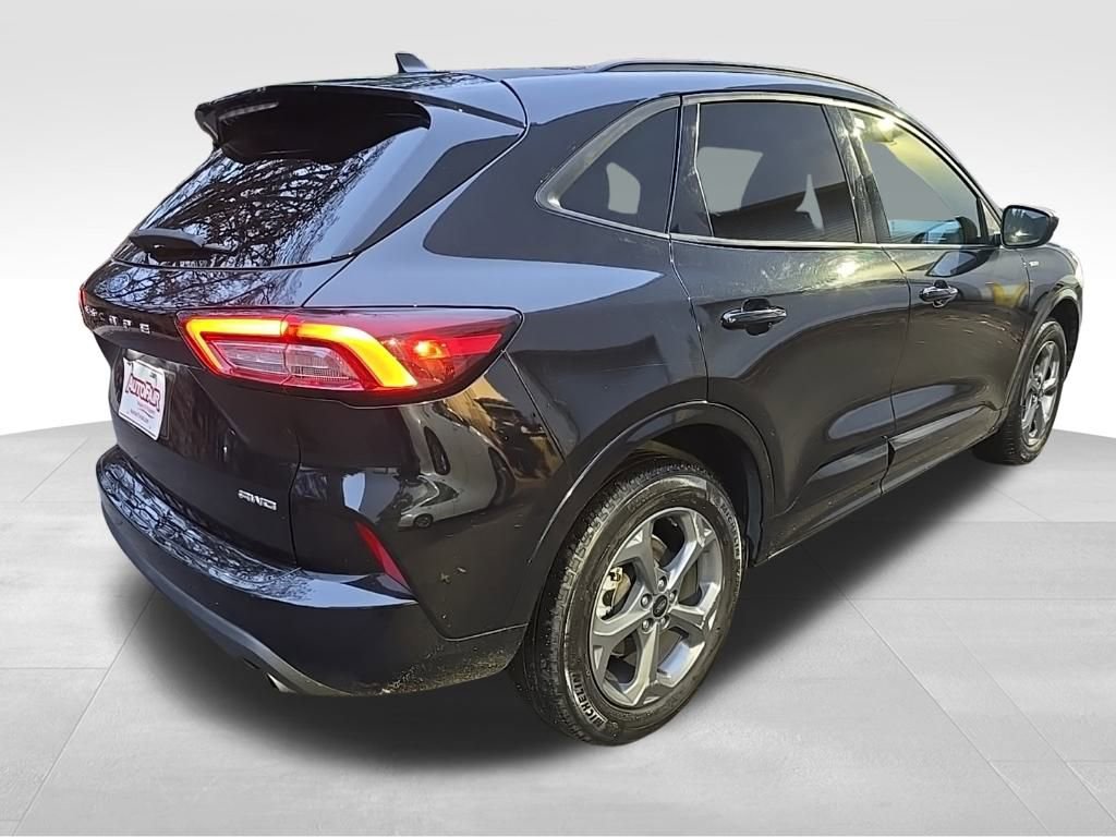 2023 Ford Escape ST-Line photo 4