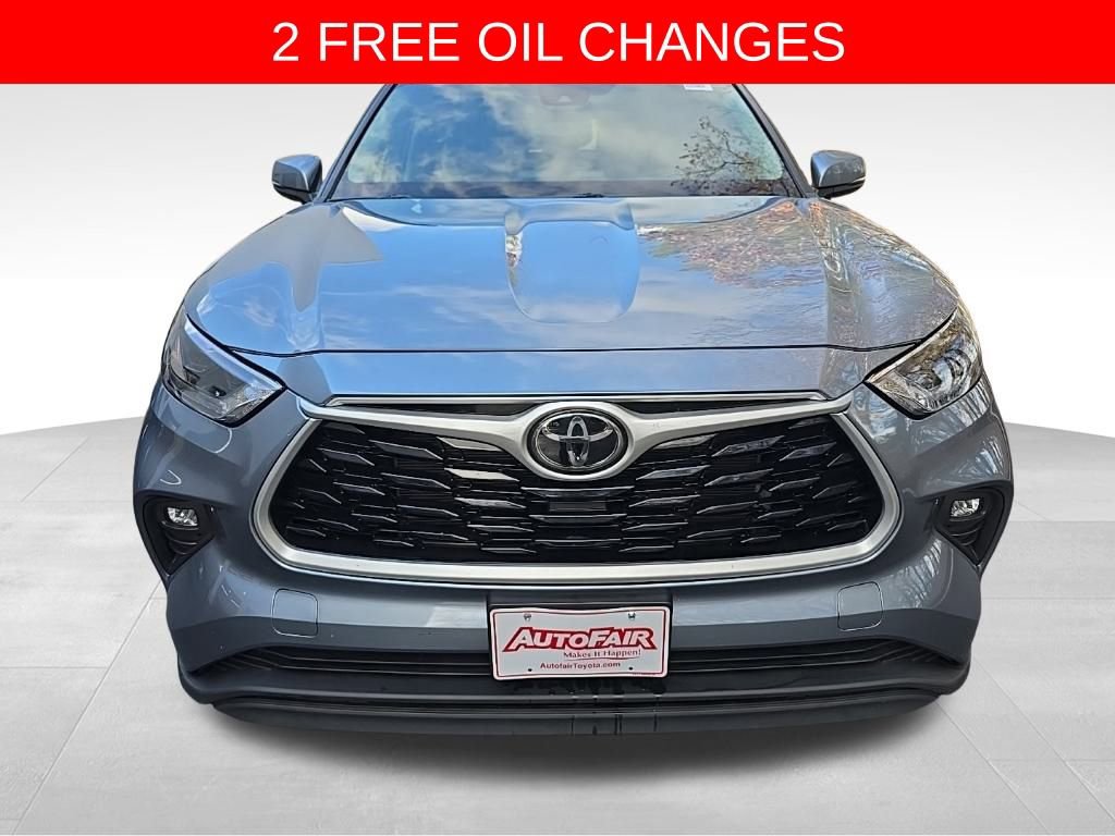 2022 Toyota Highlander XLE photo 2