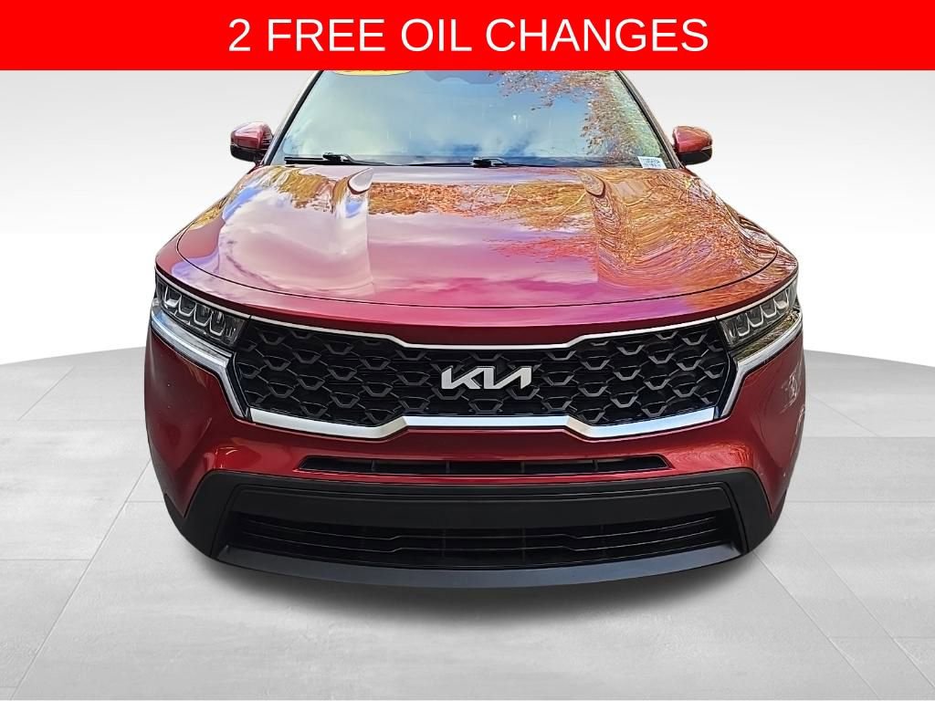 2023 Kia Sorento LX photo 2
