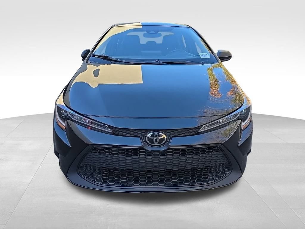Used 2022 Toyota Corolla LE with VIN 5YFEPMAE6NP382423 for sale in Northfield, Minnesota