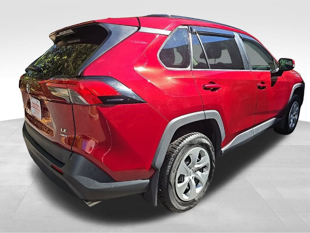 2019 Toyota RAV4 LE photo 2