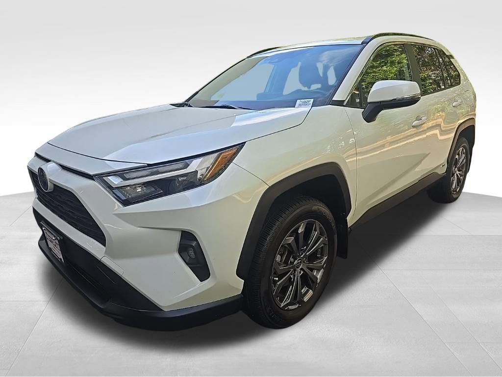 2022 Toyota RAV4 Hybrid XLE Premium photo 3