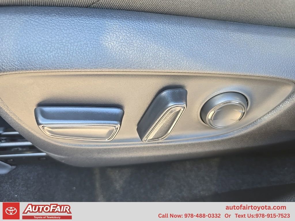 2025 Toyota Rav4 Plug-In Hybrid - Photo 12