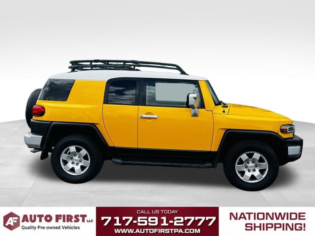 2007 Toyota FJ Cruiser Base photo 2