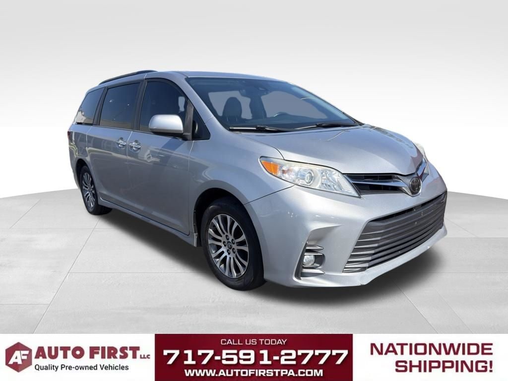 Used 2018 Toyota Sienna XLE 8 Passenger Minivan/Van