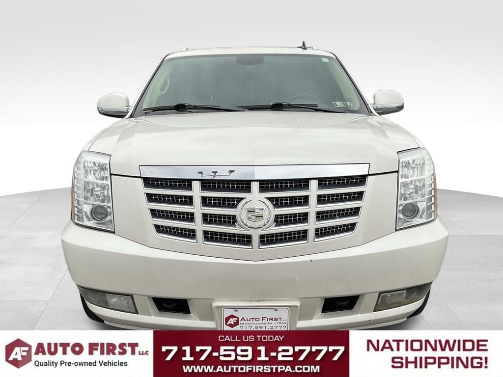 Used 2011 Cadillac Escalade ESV Luxury SUV