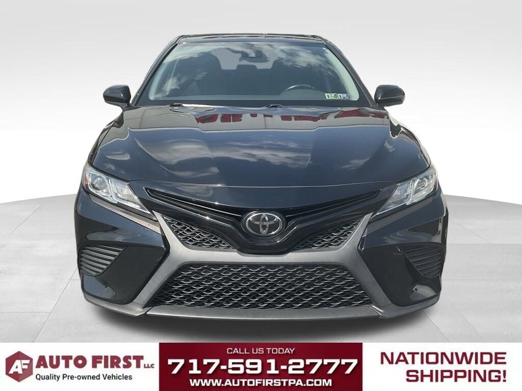 Used 2019 Toyota Camry SE Sedan