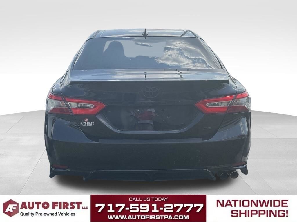 Used 2019 Toyota Camry SE Sedan