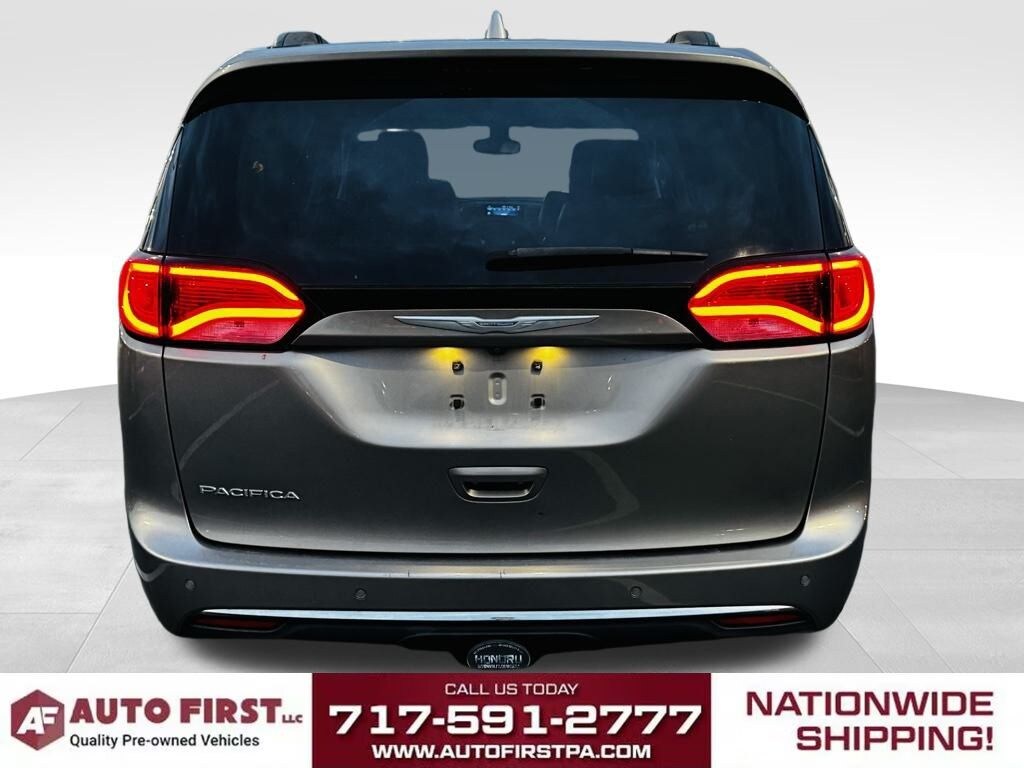 Used 2017 Chrysler Pacifica Touring L Minivan/Van