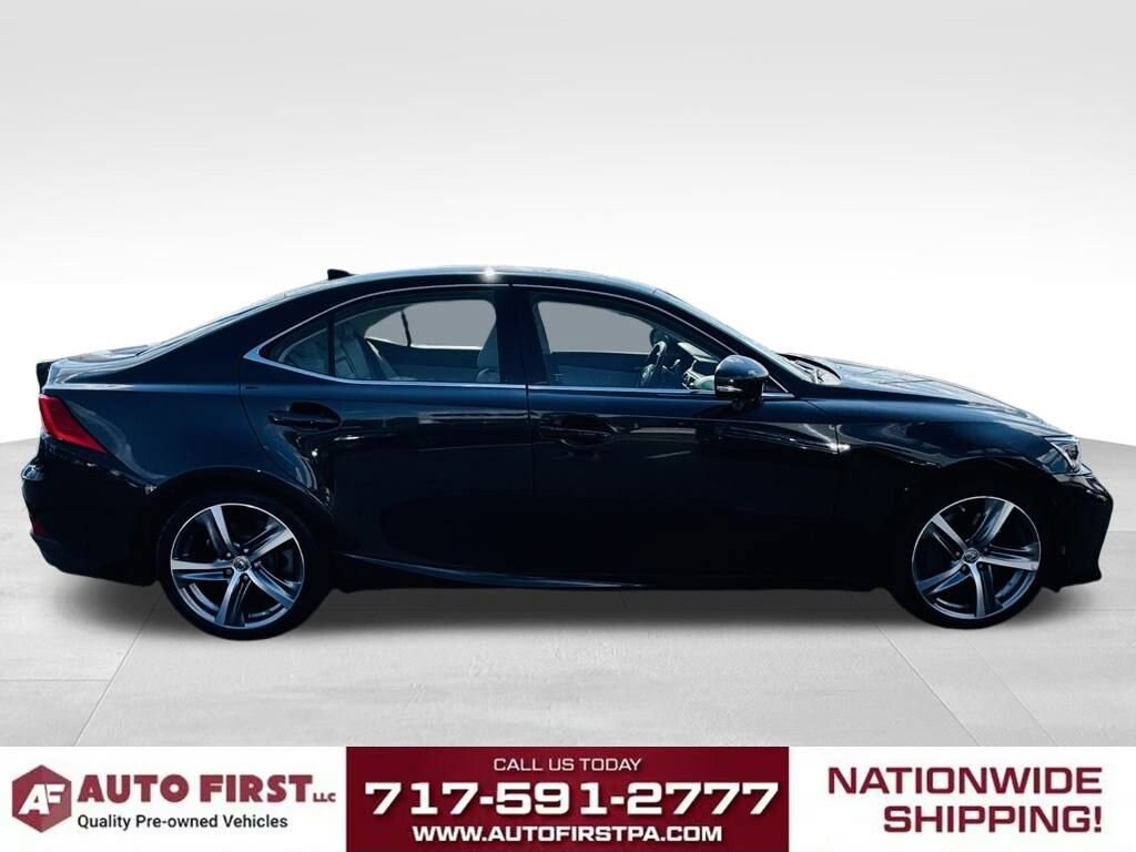 2017 Lexus IS 300 photo 2
