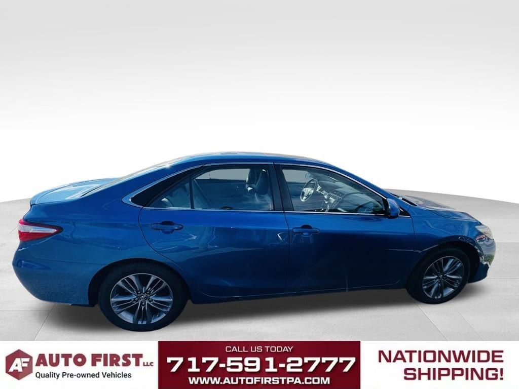 Used 2017 Toyota Camry SE Sedan