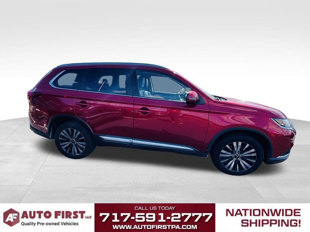 2019 Mitsubishi Outlander photo 2
