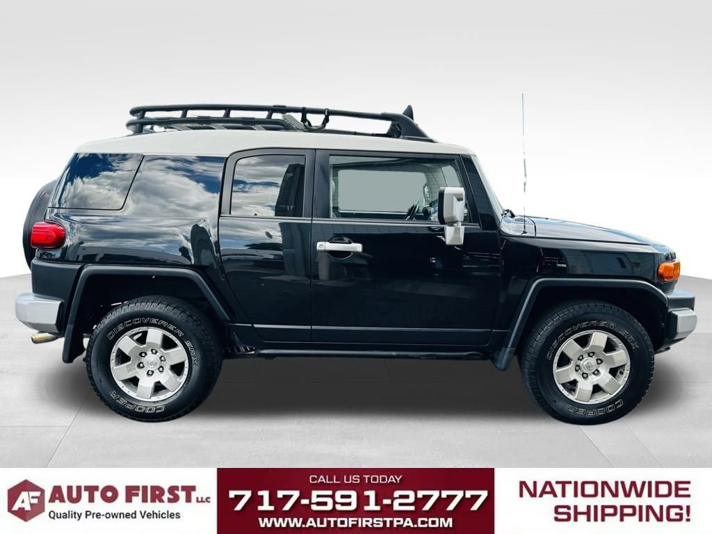 2007 Toyota FJ Cruiser Base photo 2