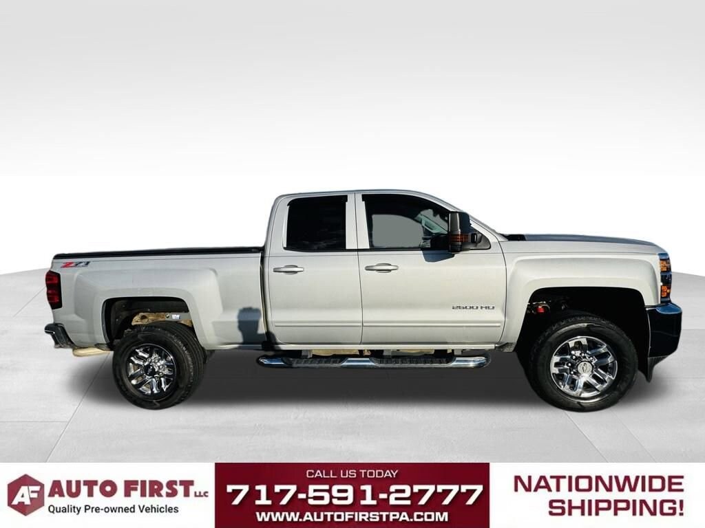 2017 Chevrolet Silverado 2500HD LT photo 2