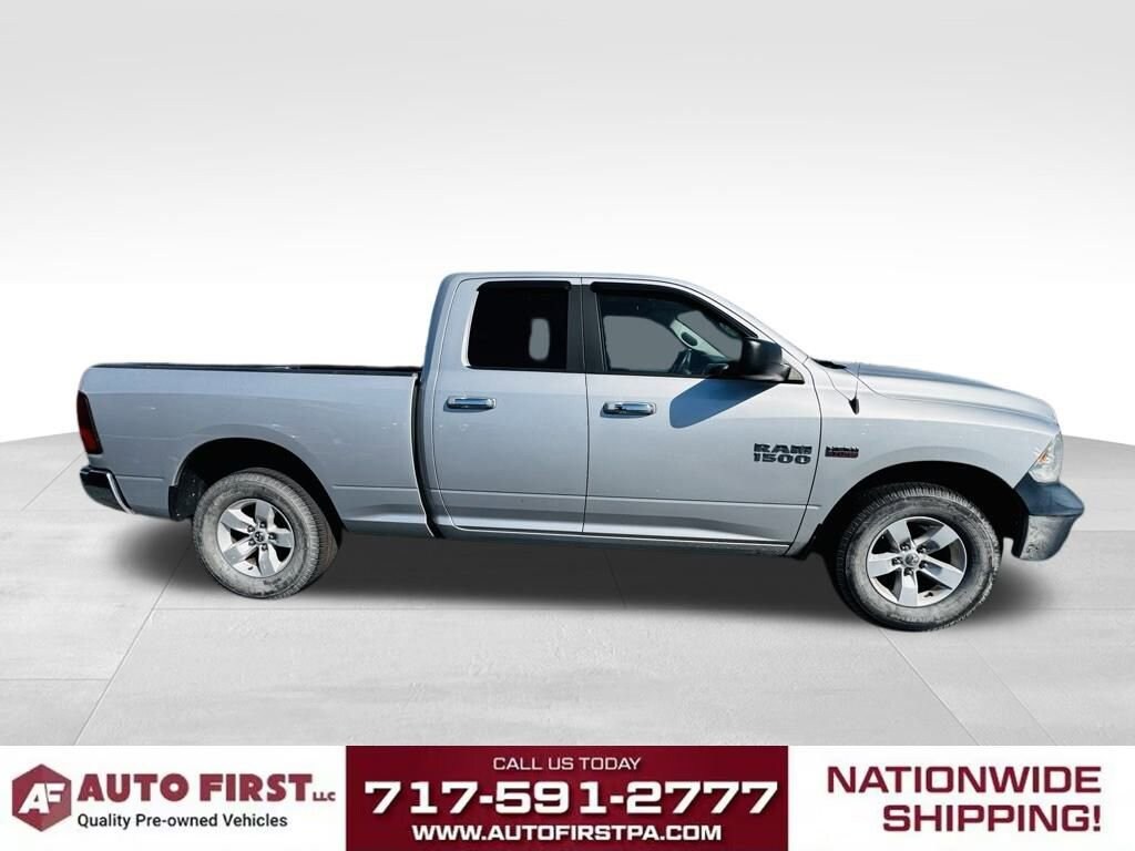 2017 Ram 1500 SLT photo 2