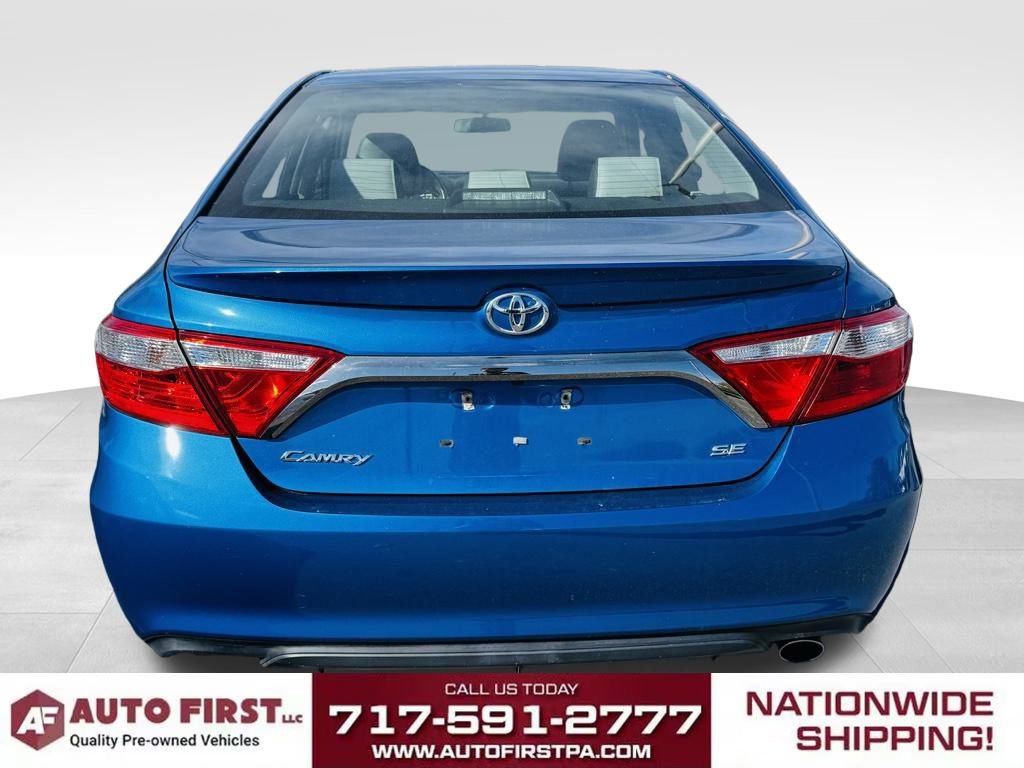 2017 Toyota Camry SE photo 4