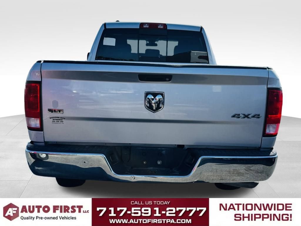 2017 Ram 1500 SLT photo 4