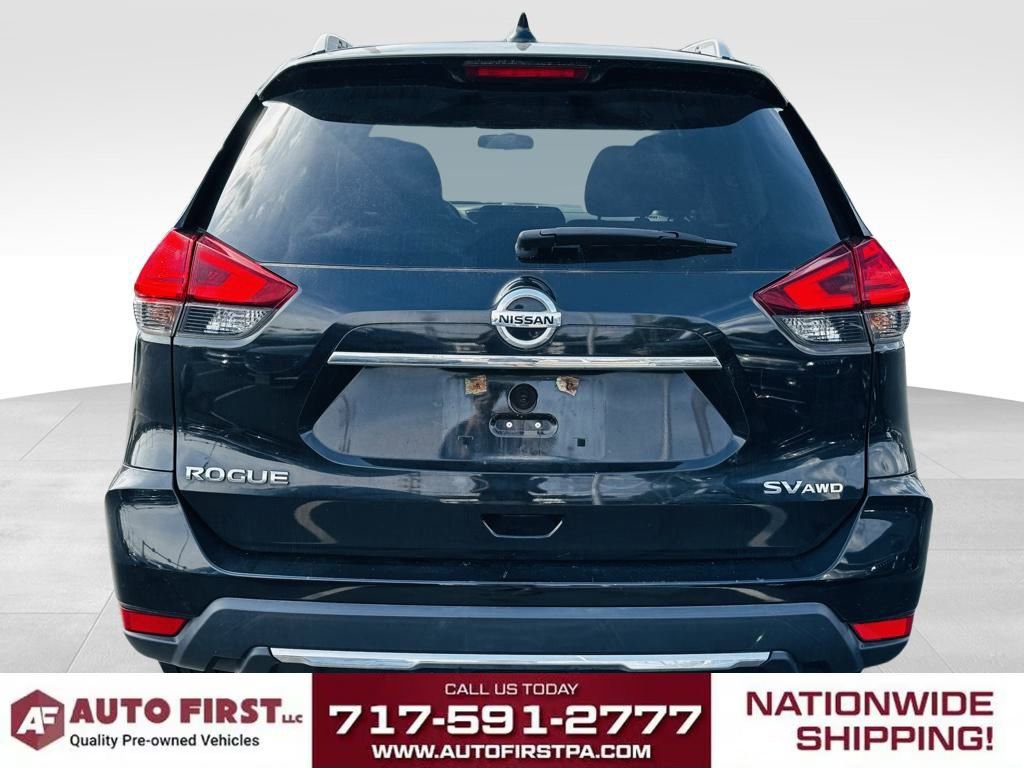 2017 Nissan Rogue SV photo 4
