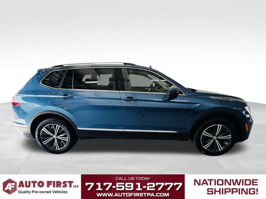 2019 Volkswagen Tiguan SEL R-Line photo 2
