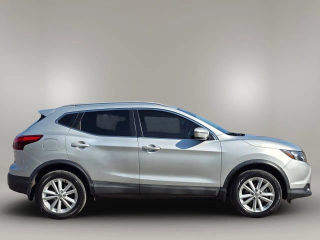 2017 Nissan Rogue Sport SV photo 4